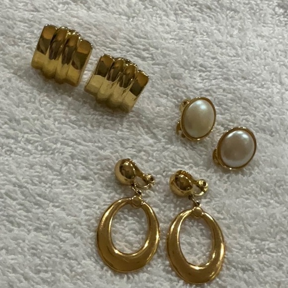 Monet Clip Earrings 3 Pair Classic Lot Gold-Tone Metal - Picture 2 of 16